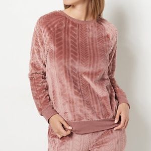 Cuddl Duds Cable Plush Jogger Pajama Set